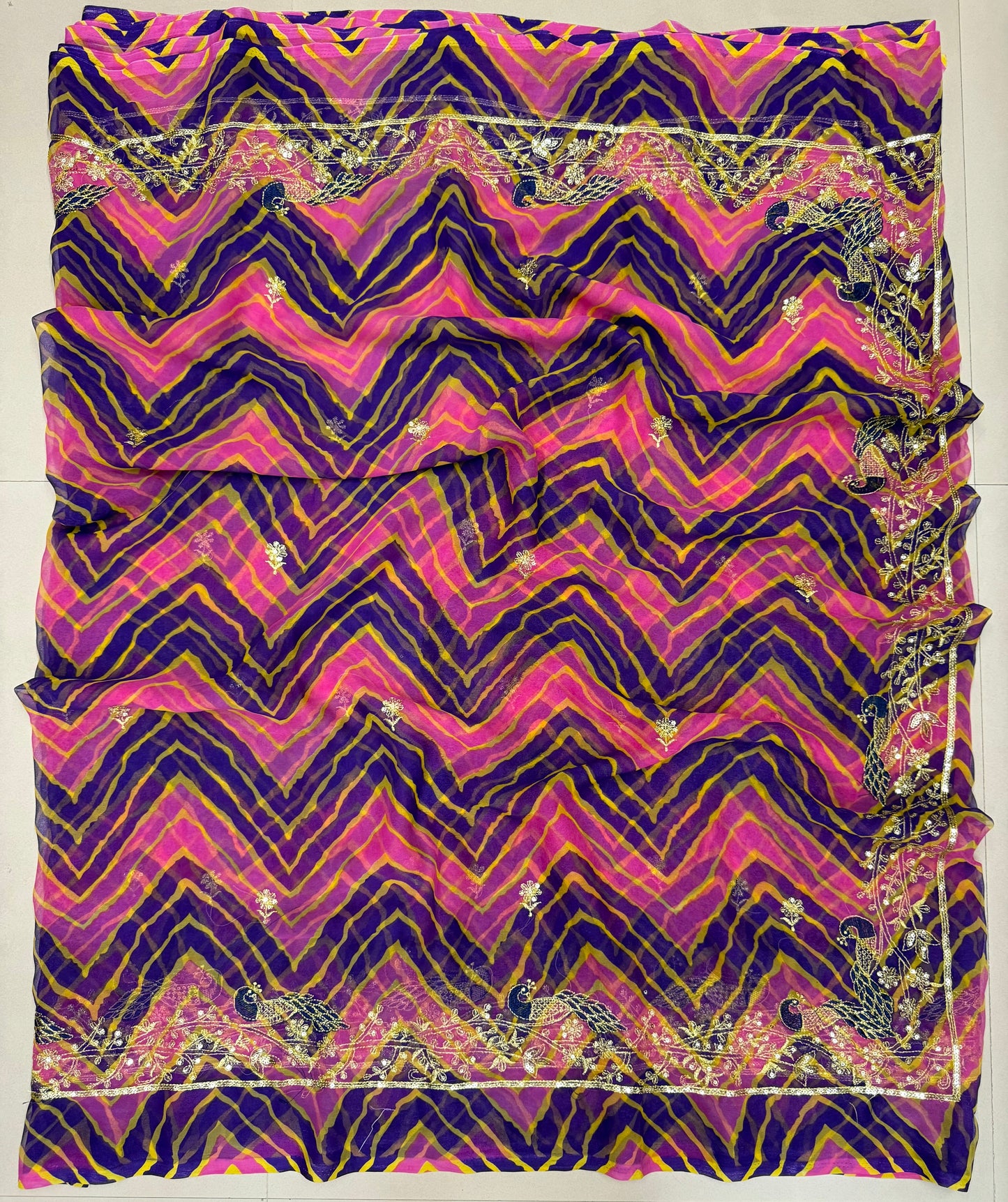 Zik zek Leriya with Mor work